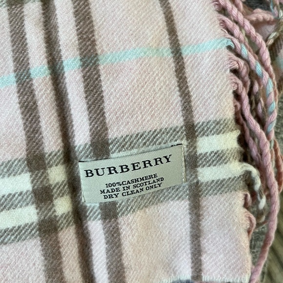 Authentic pink Burberry scarf! 💕EUC! - Picture 4 of 6